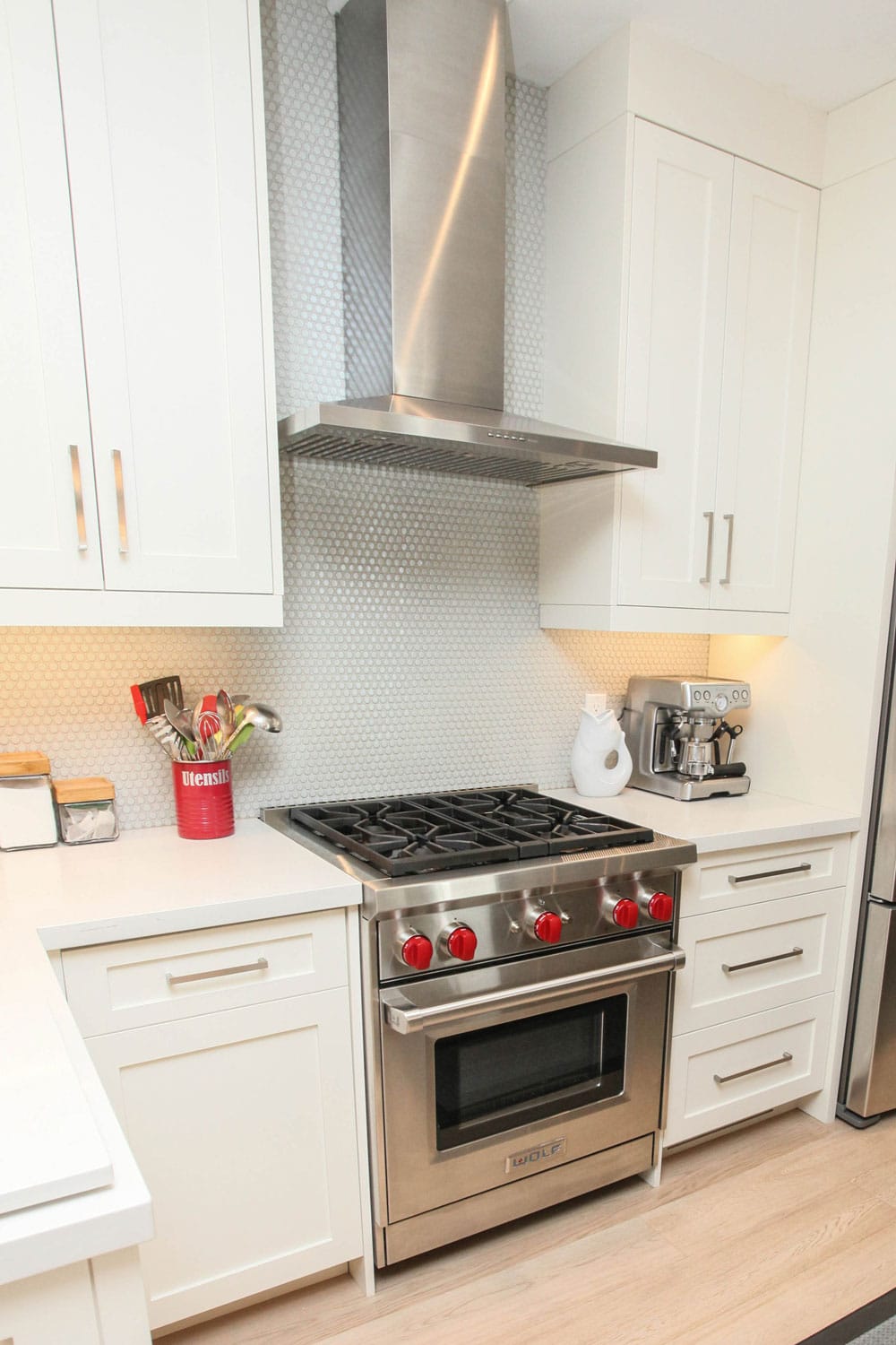 Expert Kitchen Renovation Services in Simcoe Muskoka Collingwood and Barrie with Seamless Appliance Integration and Elegant Lighting Expert Kitchen Renovation Services in Simcoe, Muskoka, Collingwood, and Barrie with Seamless Appliance Integration and Elegant Lighting